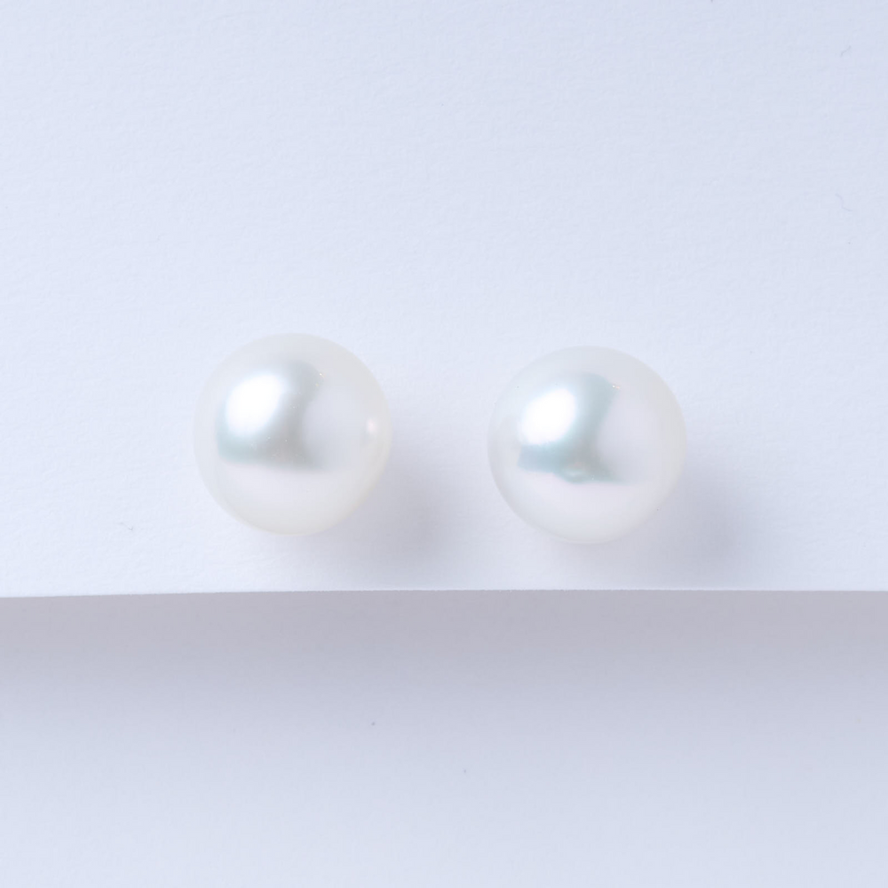 The Timeless Beauty of Akoya Pearls