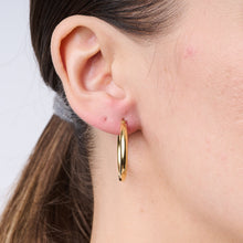 Load image into Gallery viewer, Classic Gold Hoop Earrings