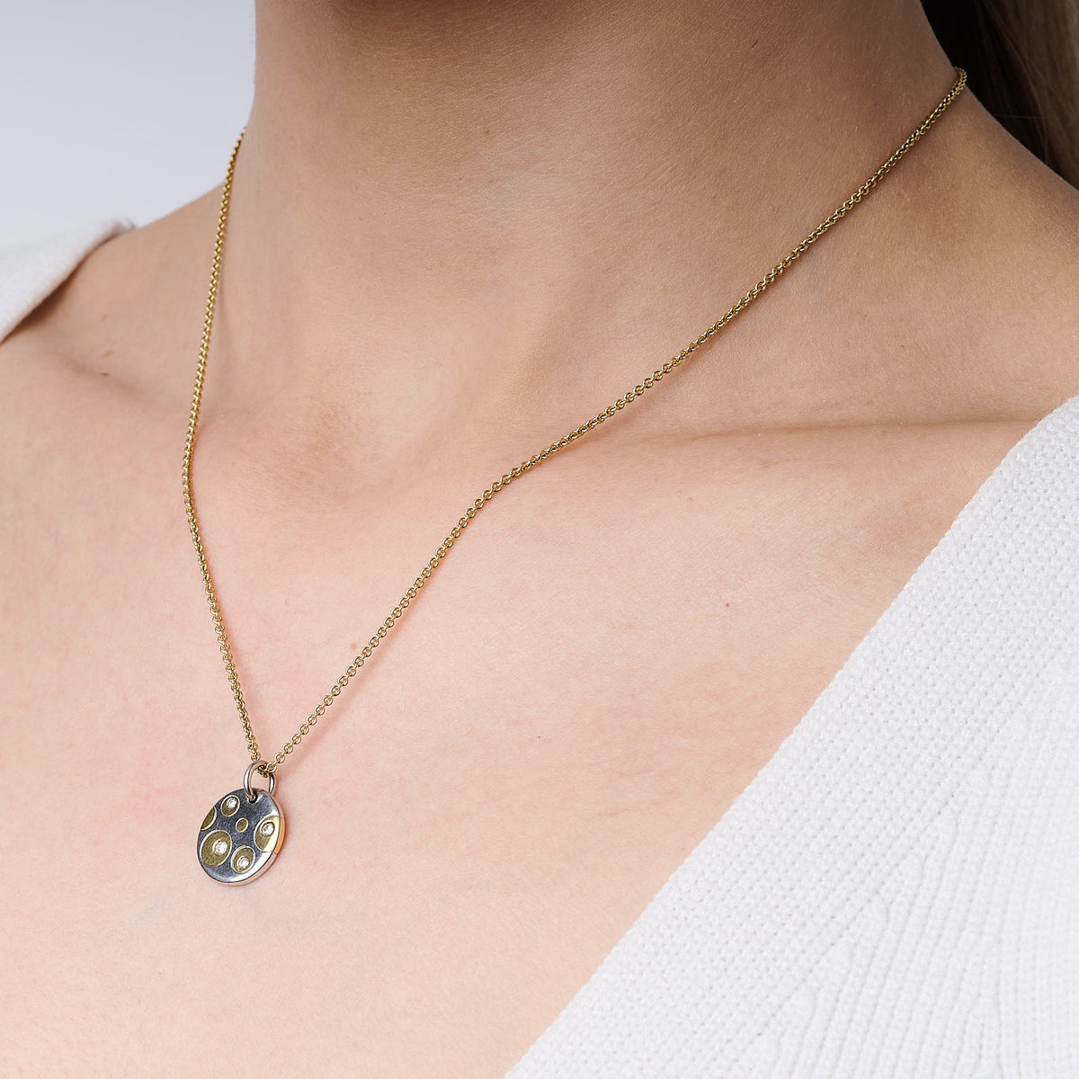 Round Riverbed Pendant
