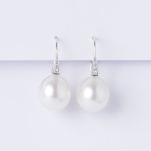 Load image into Gallery viewer, Manchester South Sea Pearl Earrings