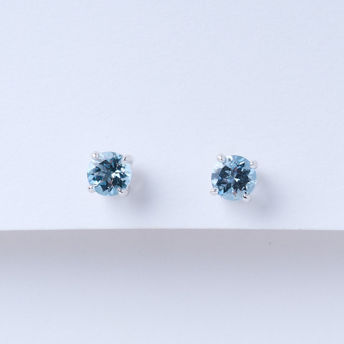 Elegant Simplicity: Why Aquamarine Stud Earrings are a Must-Have