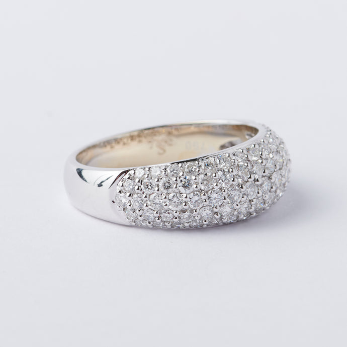 The Brilliance of Pavé: Understanding the Allure of Diamond Pavé Rings