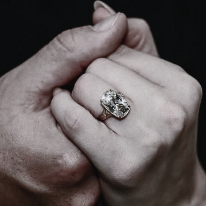 Designing a Bespoke Ring Inspired by Taylor Swift: Tips for Personalising Vintage Style