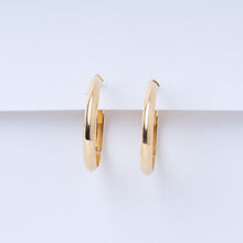 Load image into Gallery viewer, Knife Edge Gold Hoop Earrings