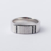 Load image into Gallery viewer, White Gold and Black Diamond Stripe Band