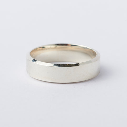 White Gold Bevelled Edge Band